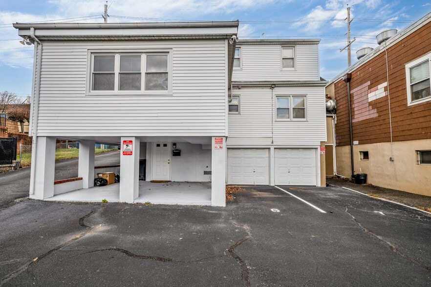 More Photos Of 306-308 Union Blvd, Totowa Office For Lease