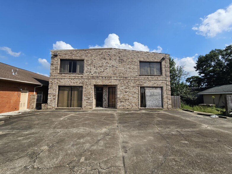 More Photos Of 1027 Main St, Pasadena Medical For Sale