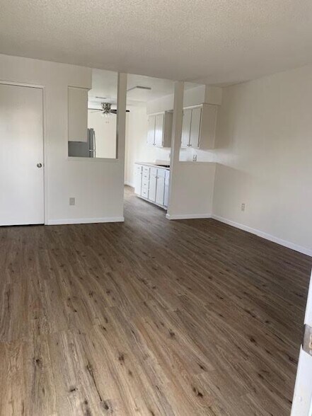 More Photos Of 1178 Beverly Blvd, Lemoore Apartments For Sale