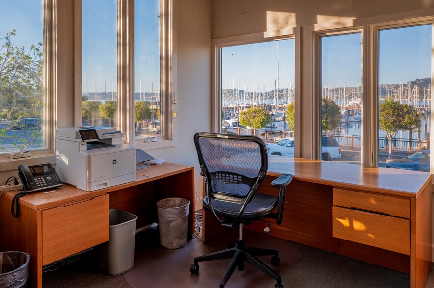 More Photos Of 900 Bridgeway, Sausalito Medical For Sale