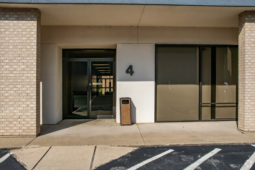 More Photos Of 13500 Midway Rd, Farmers Branch Unknown For Lease