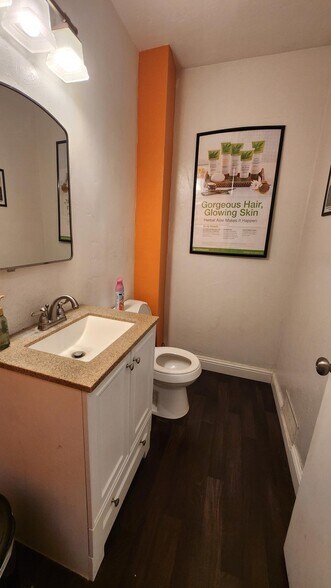 More Photos Of 224 S State St, Shelley Flex For Sale