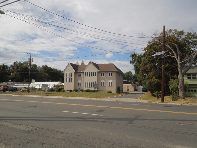 More Photos Of 619 Union Ave, Middlesex Unknown For Lease