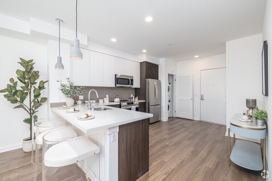 More Photos Of 800-808 S Western Ave, Los Angeles Multifamily For Sale