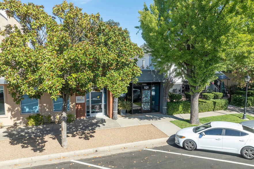 More Photos Of 928 15th St, Modesto Office For Lease