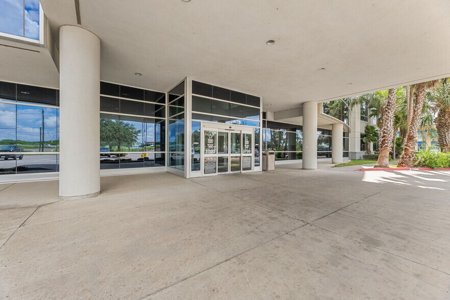 More Photos Of 5700 N Exp 77/83, Brownsville Medical For Sale