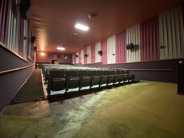 More Photos Of 1601 6th Ave, Stevens Point Freestanding For Sale