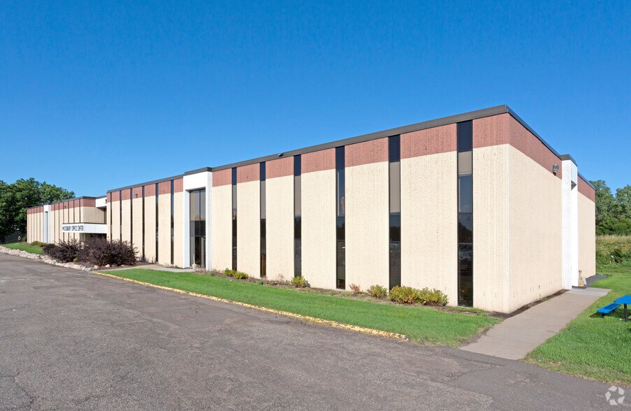 Primary Photo Of 2042 Wooddale Dr, Woodbury Office For Lease