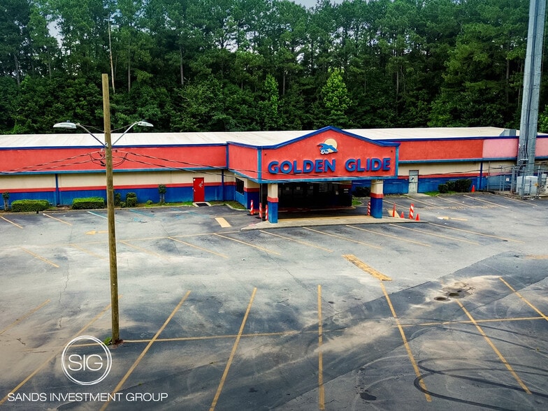 Primary Photo Of 2750 Wesley Chapel Rd, Decatur Sports And Entertainment For Sale