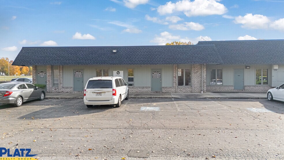 More Photos Of 5208 Mahoning Ave, Austintown Office For Lease