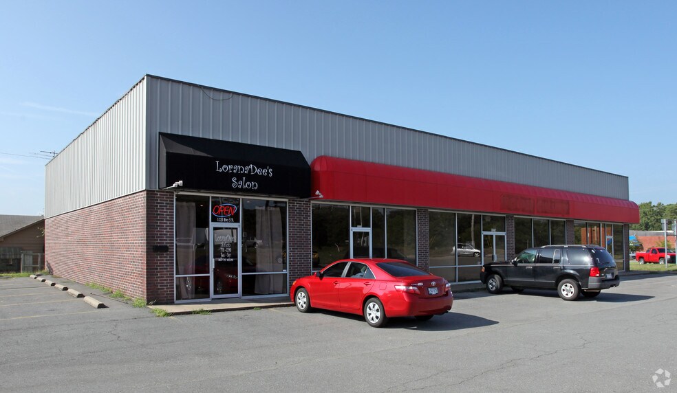More Photos Of 1223 Hwy 35, Benton Freestanding For Lease
