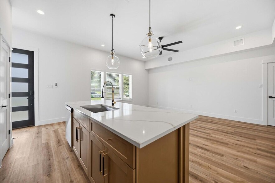 More Photos Of 4029 Cork Dr, Houston Apartments For Sale