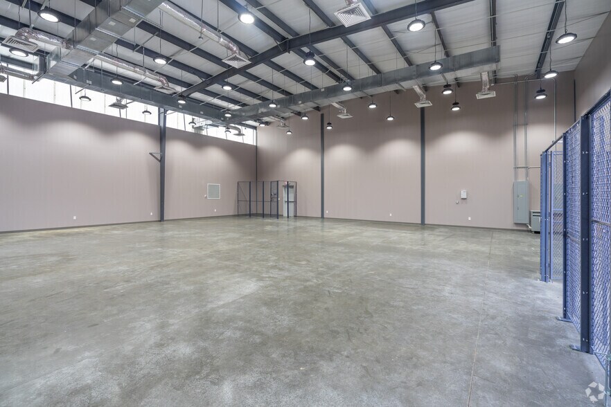 More Photos Of 13462 FM 529 Rd, Houston Light Distribution For Sale