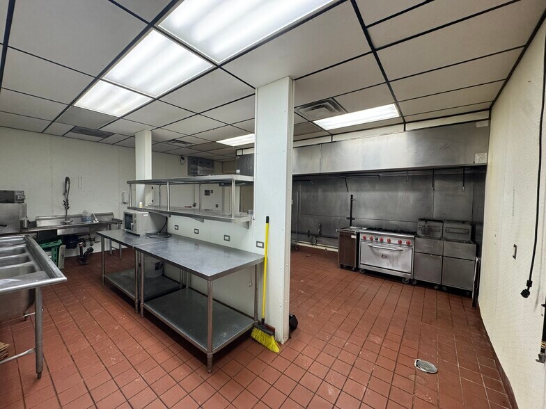 More Photos Of 14 N College Ave, Saint Joseph Storefront For Sale