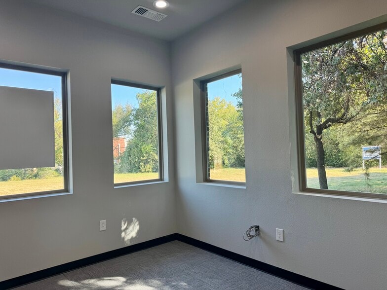 More Photos Of 6426 Colleyville Blvd, Colleyville Office For Sale