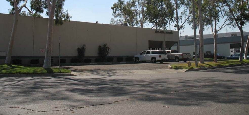 More Photos Of 1270 N Grove St, Anaheim Warehouse For Lease