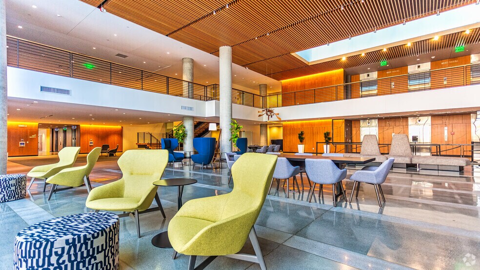 More Photos Of 1107 Lake Washington Blvd N, Renton Office For Lease