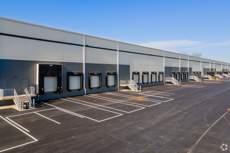 More Photos Of 7413 Cushing Rd, Manassas Refrigeration Cold Storage For Lease