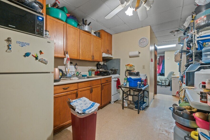 More Photos Of 2530 N Calvert St, Baltimore Office Residential For Sale