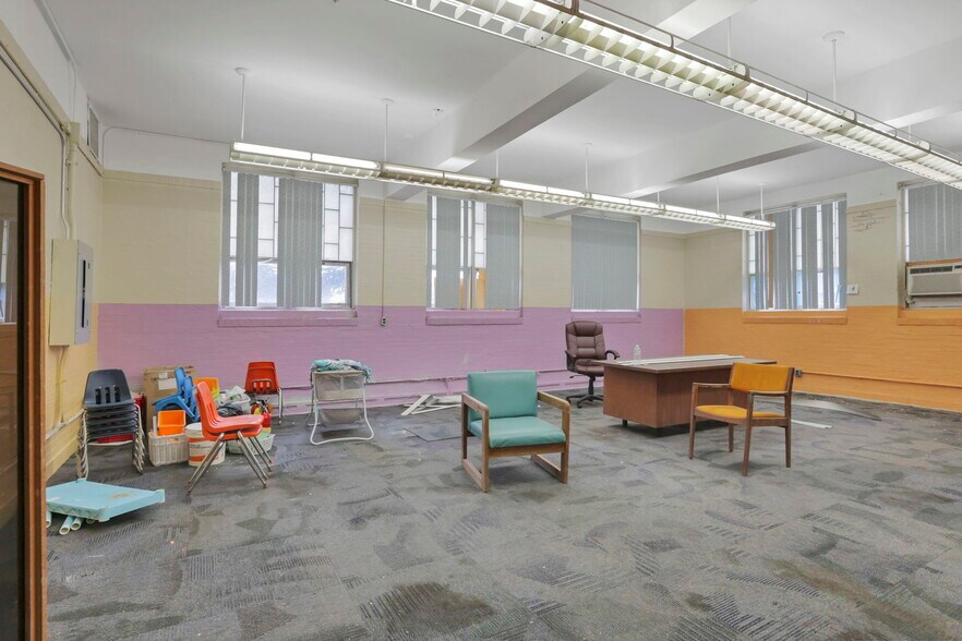 More Photos Of 300 E Auburn Ave, Springfield Office For Sale