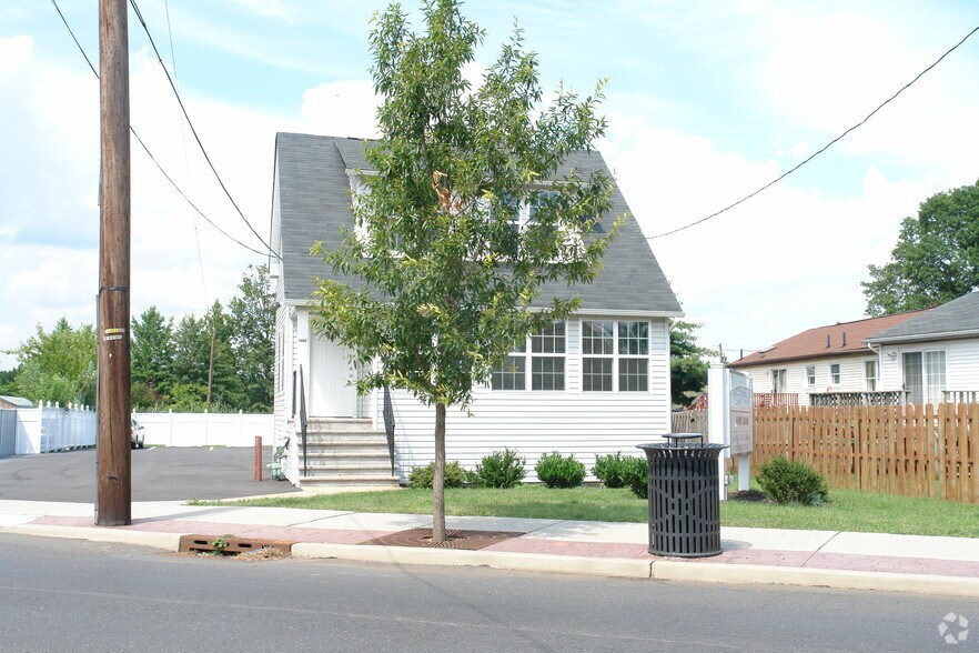 More Photos Of 1462 Roosevelt Ave, Carteret Office For Sale