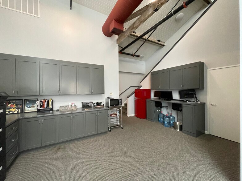 More Photos Of 1343 Main St, Napa Storefront Retail Office For Lease