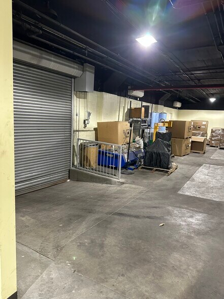 More Photos Of 1819 Flushing Ave, Ridgewood Warehouse For Lease