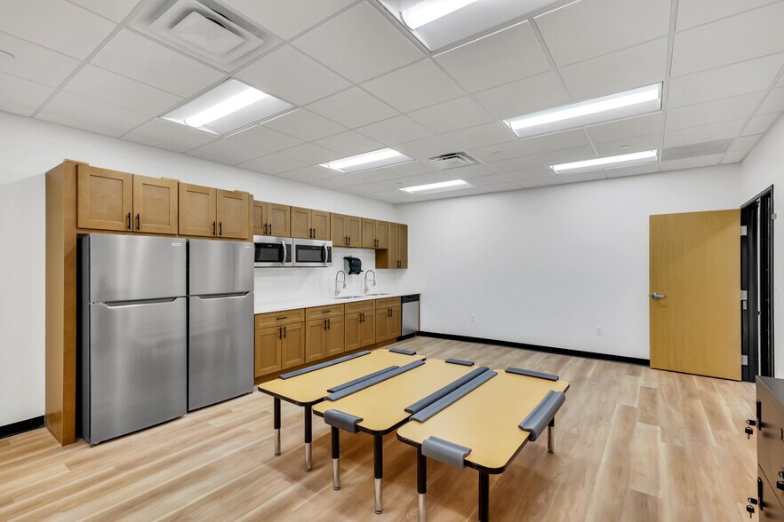 More Photos Of 2820 E Broadway Rd, Mesa Medical For Sale