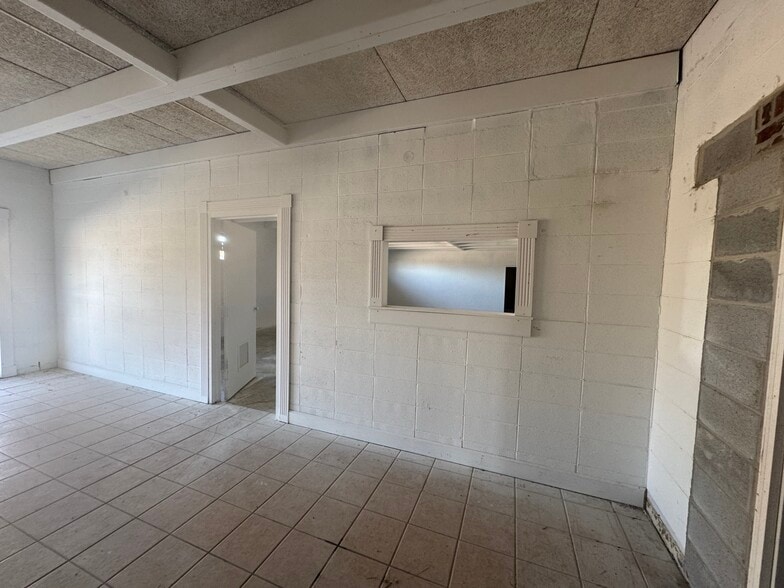 More Photos Of 5759 Tammy Little Dr, Section Warehouse For Sale