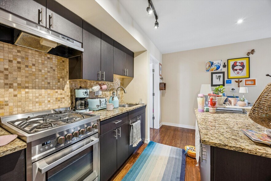 More Photos Of 1909 S Broad St, Philadelphia Office Residential For Sale