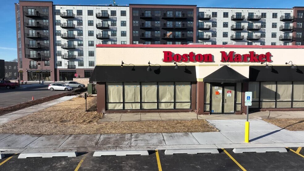 More Photos Of 260 McHenry Rd, Buffalo Grove Unknown For Lease