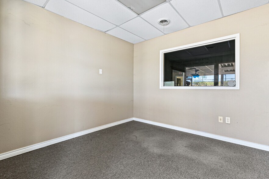More Photos Of 5878 W US Highway 80, Terrell Showroom For Sale