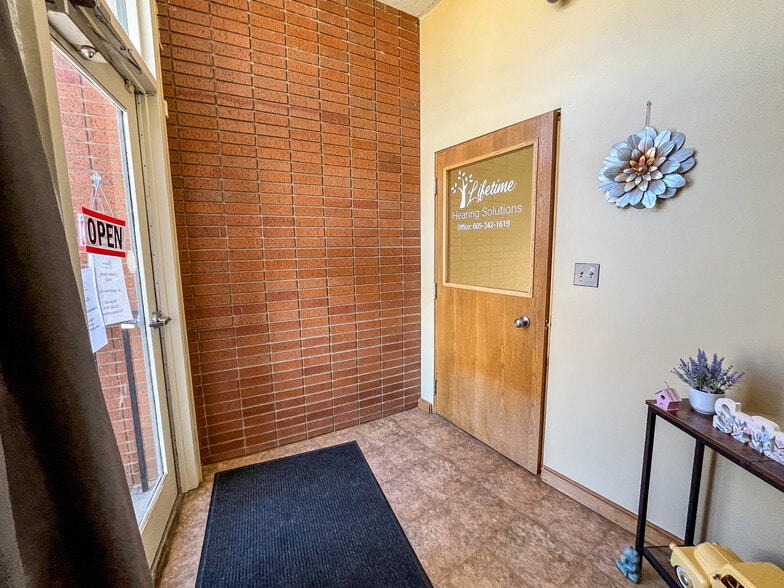 More Photos Of 2001 7th St, Rapid City Office For Sale