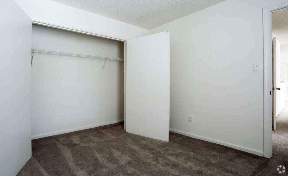 More Photos Of 1201 Edenham Ct, Virginia Beach Apartments For Sale
