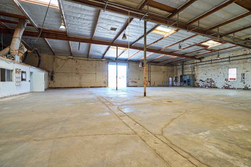 More Photos Of 1200 W El Segundo Blvd, Gardena Manufacturing For Sale