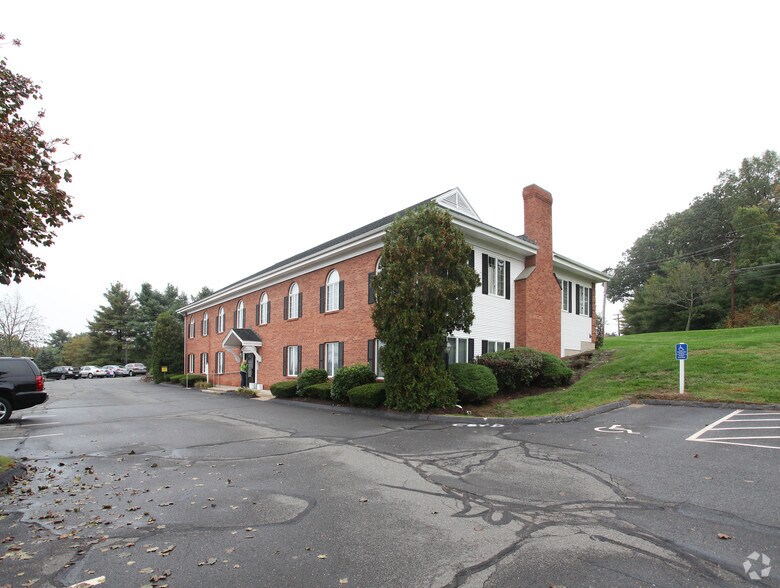 More Photos Of 1050 Sullivan Ave, South Windsor Medical For Sale