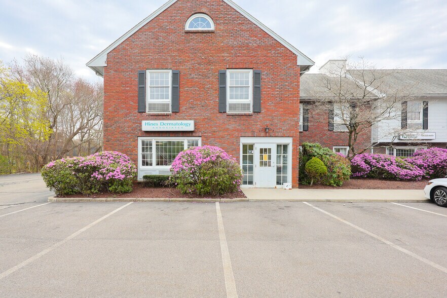 More Photos Of 555 Pleasant St, Attleboro Coworking Space
