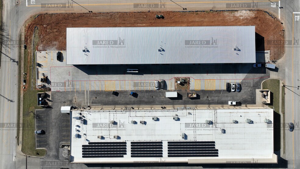 More Photos Of 1866 20th, Ozark Industrial For Lease