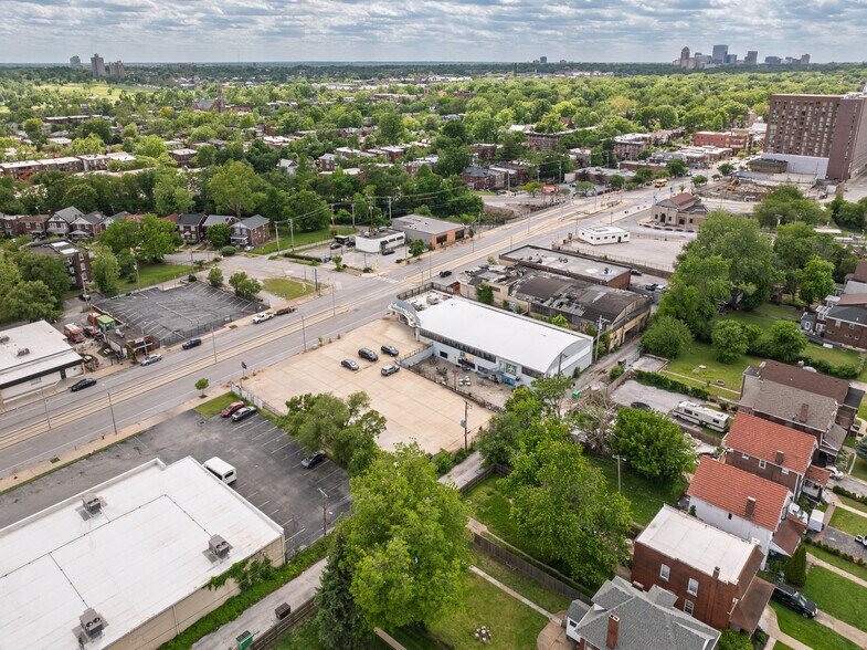 More Photos Of 5951 Delmar Blvd, Saint Louis Freestanding For Sale