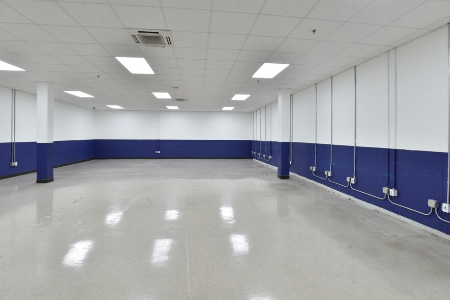 More Photos Of 1800 Northeast Expy, Atlanta Showroom For Lease