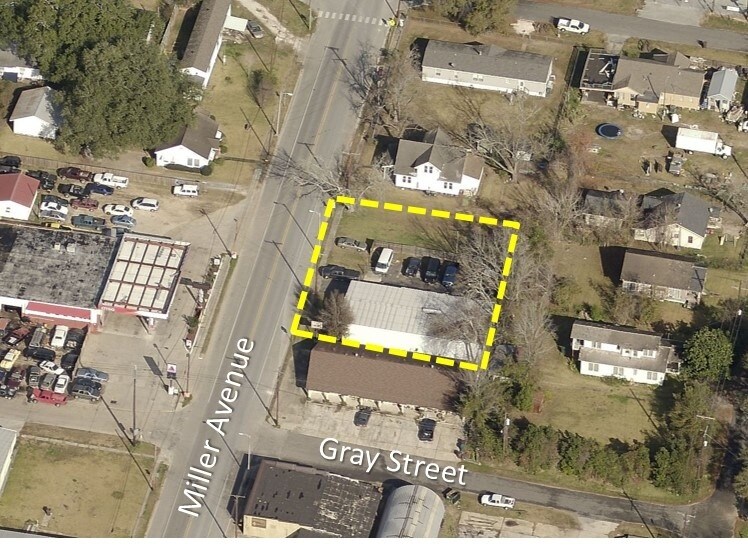 More Photos Of 704 Miller Ave, Westlake Warehouse For Lease