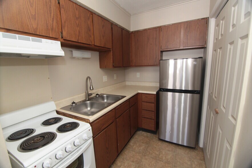 More Photos Of 1524 38th St, Rock Island Office Residential For Sale