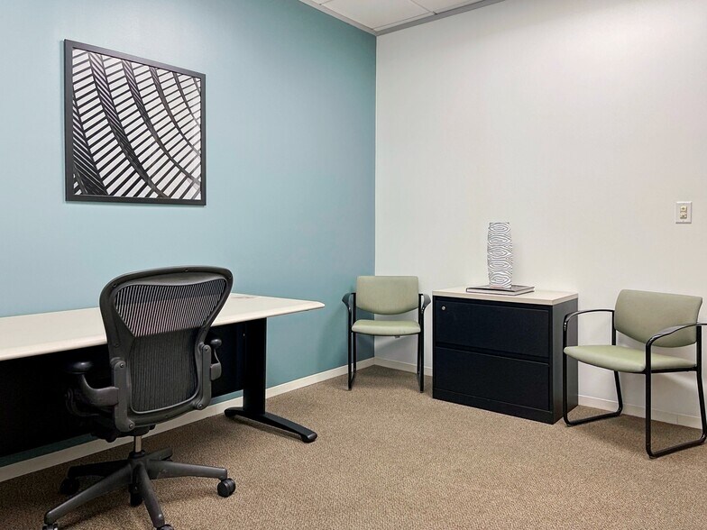 More Photos Of 21 Waterway Ave, The Woodlands Coworking Space