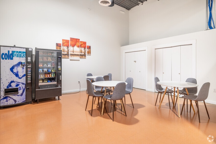 More Photos Of 530 West St, Braintree Manufacturing For Lease