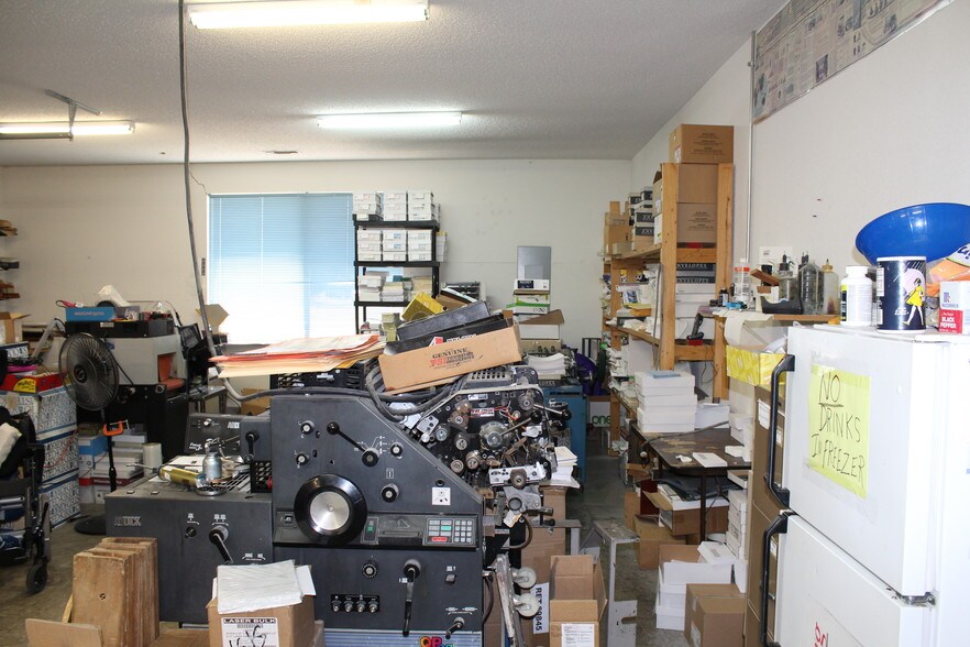 More Photos Of 1337 S Main St, Keller Freestanding For Sale