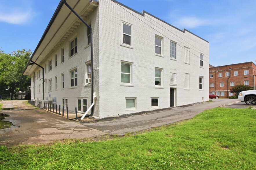 More Photos Of 303 S Poplar St, Paris Apartments For Sale