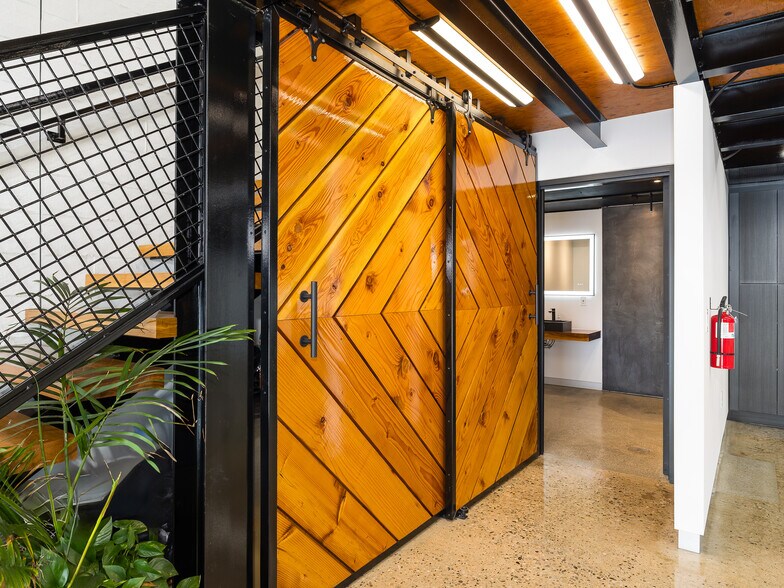 More Photos Of 131 Eucalyptus Dr, El Segundo Office For Lease