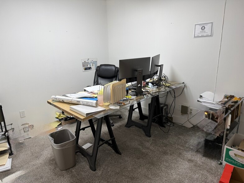 More Photos Of 1112 Meade Ave, Prosser Office For Sale
