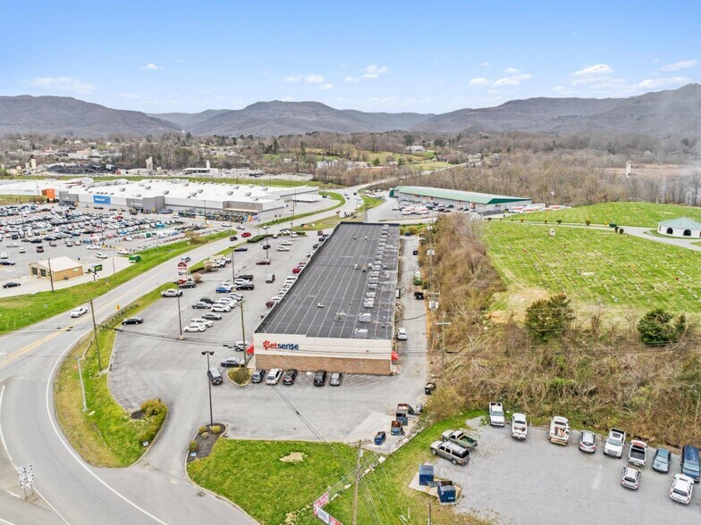 More Photos Of 1875 N 25th St, Middlesboro Restaurant For Lease