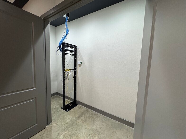 More Photos Of 2517 Creekmire -1, Conroe Medical For Sale